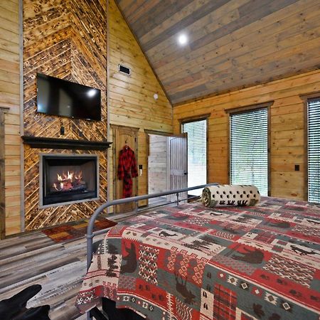 The Adirondack Honeymoon Hot Tub Soaking Tub Wood Burning Fireplace Stephens Gap Exterior foto