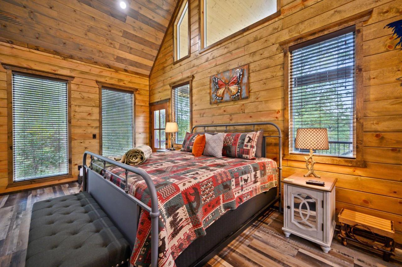 The Adirondack Honeymoon Hot Tub Soaking Tub Wood Burning Fireplace Stephens Gap Exterior foto