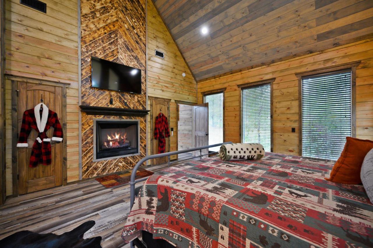 The Adirondack Honeymoon Hot Tub Soaking Tub Wood Burning Fireplace Stephens Gap Exterior foto