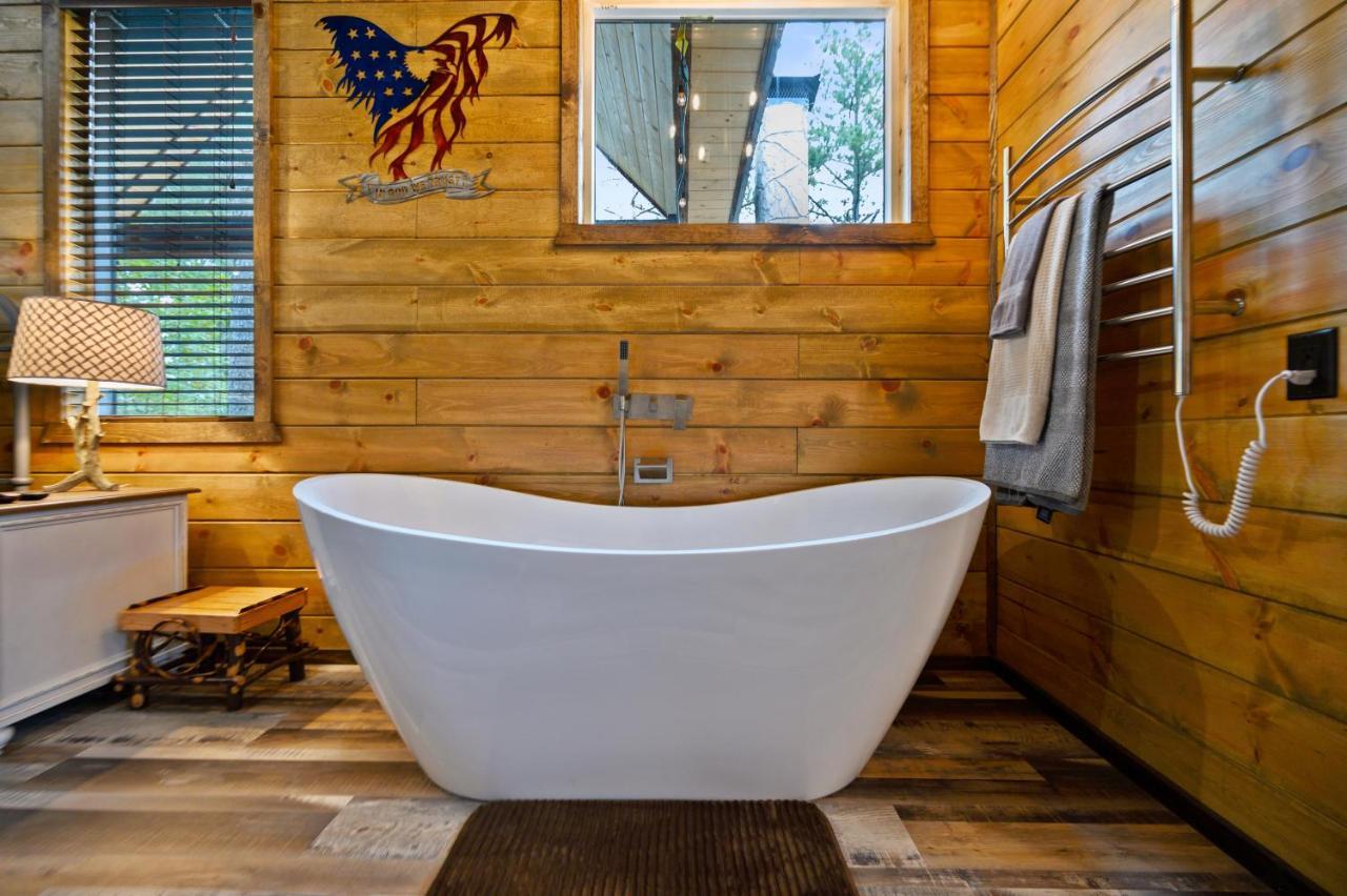 The Adirondack Honeymoon Hot Tub Soaking Tub Wood Burning Fireplace Stephens Gap Exterior foto