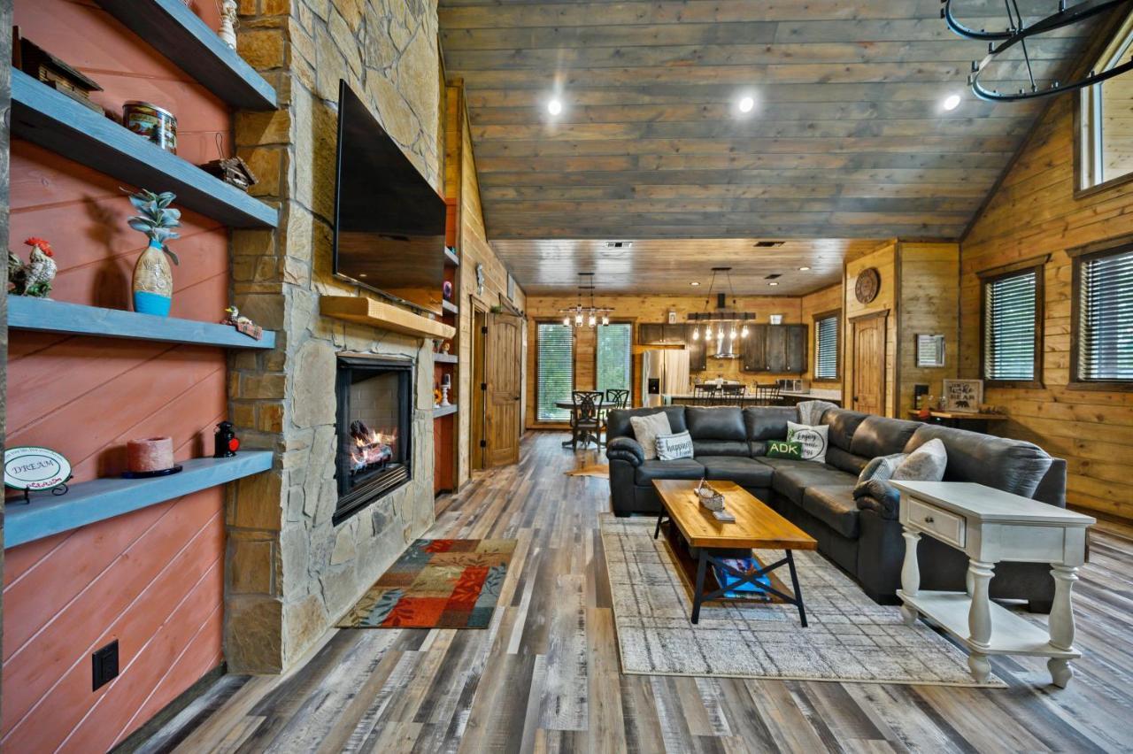 The Adirondack Honeymoon Hot Tub Soaking Tub Wood Burning Fireplace Stephens Gap Exterior foto