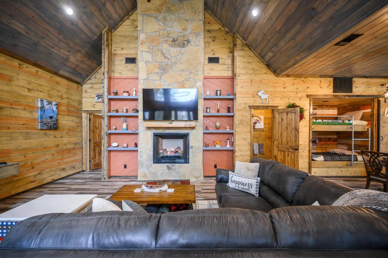 The Adirondack Honeymoon Hot Tub Soaking Tub Wood Burning Fireplace Stephens Gap Exterior foto
