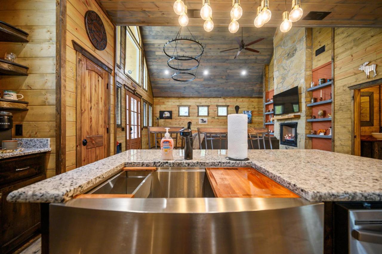 The Adirondack Honeymoon Hot Tub Soaking Tub Wood Burning Fireplace Stephens Gap Exterior foto