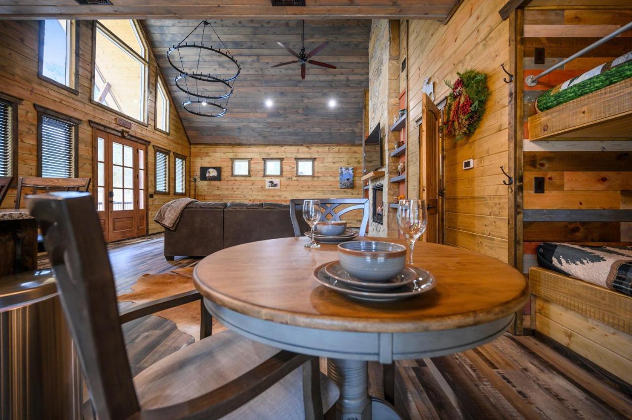 The Adirondack Honeymoon Hot Tub Soaking Tub Wood Burning Fireplace Stephens Gap Exterior foto